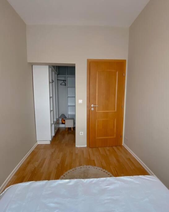 Apartamento Siera'S Penthouse Pristina Exterior foto