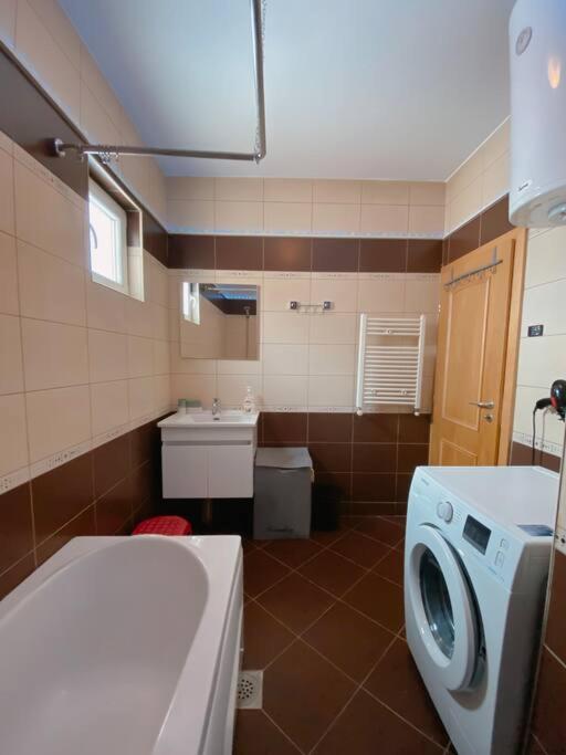 Apartamento Siera'S Penthouse Pristina Exterior foto